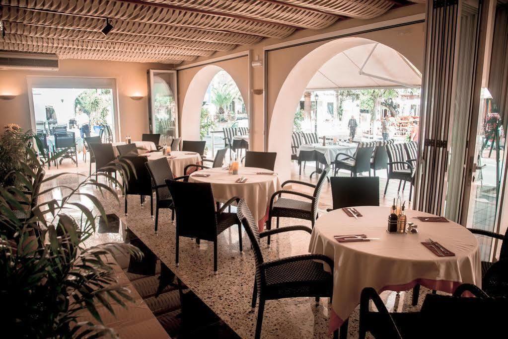Hostal Talamanca Cala d'Or  Bagian luar foto